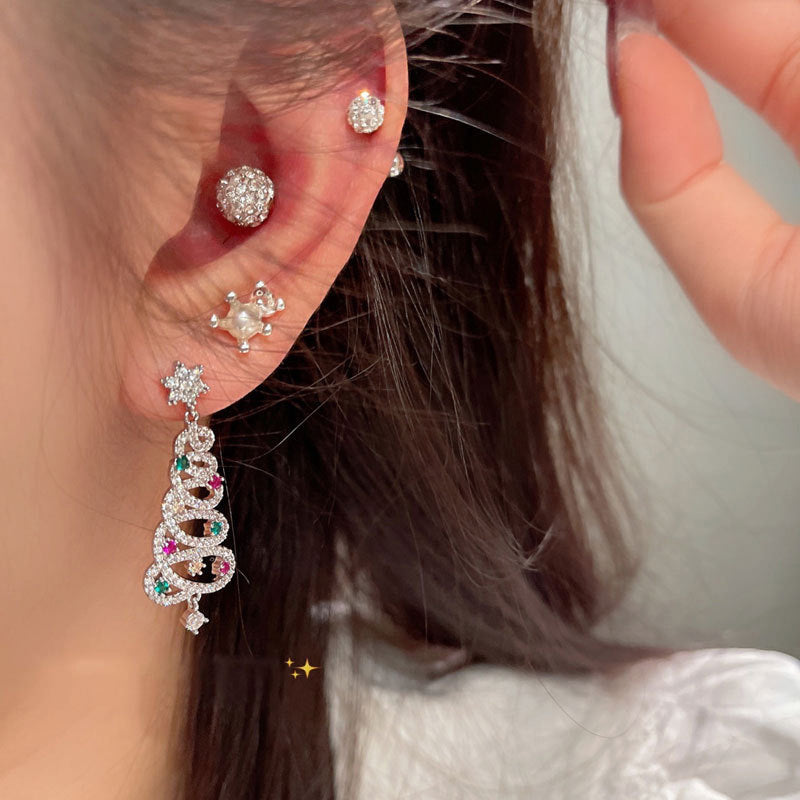 BowLift | Shiny Christmas tree earrings