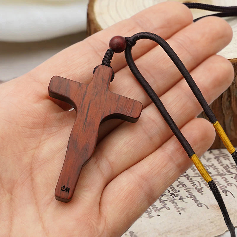 BowLift | Jesus-Cross-Necklace made of Wood