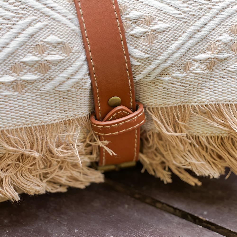 BowLift | Countryside Comfort Picnic Mat