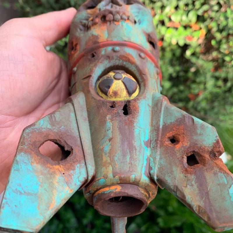 BowLift | Resin Skull Bomb Ornament