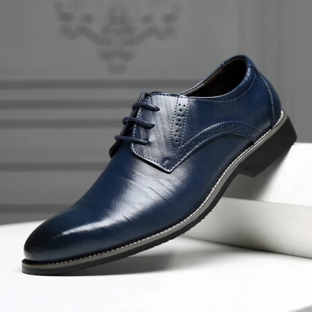 Classic Oxford Leather Shoes with Timeless Detailing