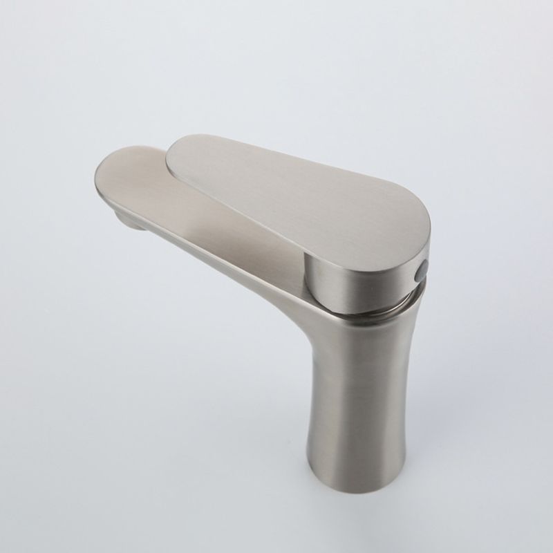 BowLift | Round Single-Handle Bathroom Faucet Single Hole Sink Faucet in Chrome