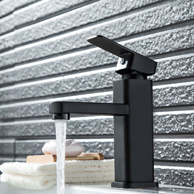 BowLift | Cubic Basin Faucet Simple Low Arc Bathroom Faucet with 1 Hole
