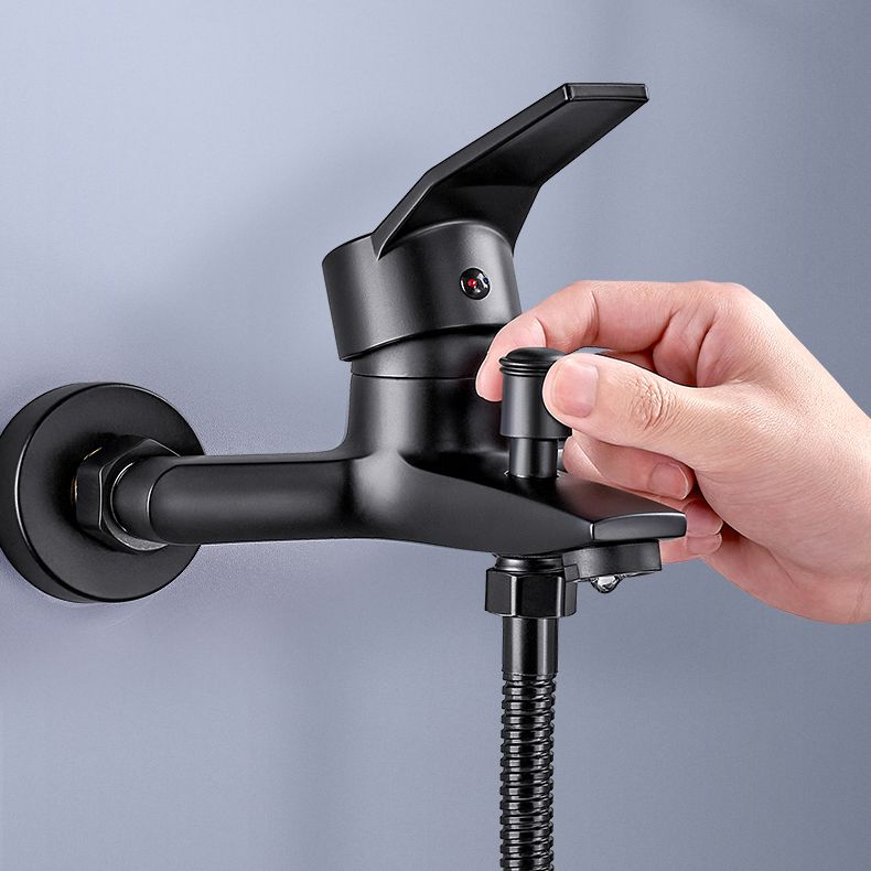 BowLift | Wall-mounted fixed bathtub faucet lever handle with hand shower