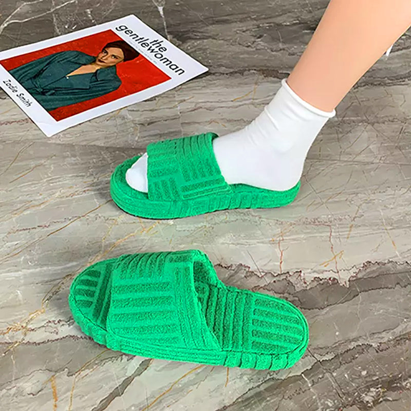 BowLift | Fluffy embossed house shoes