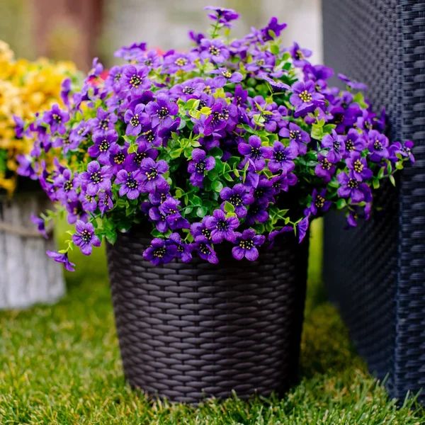 BowLift | Artificial flowers for outdoors