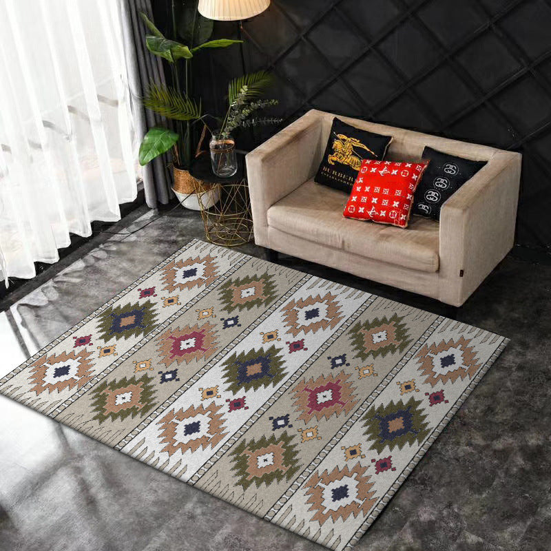 BowLift | Classic geometric pattern rug Green and White Vintage rug Polyester Washable Non-slip backing Rug for bedroom