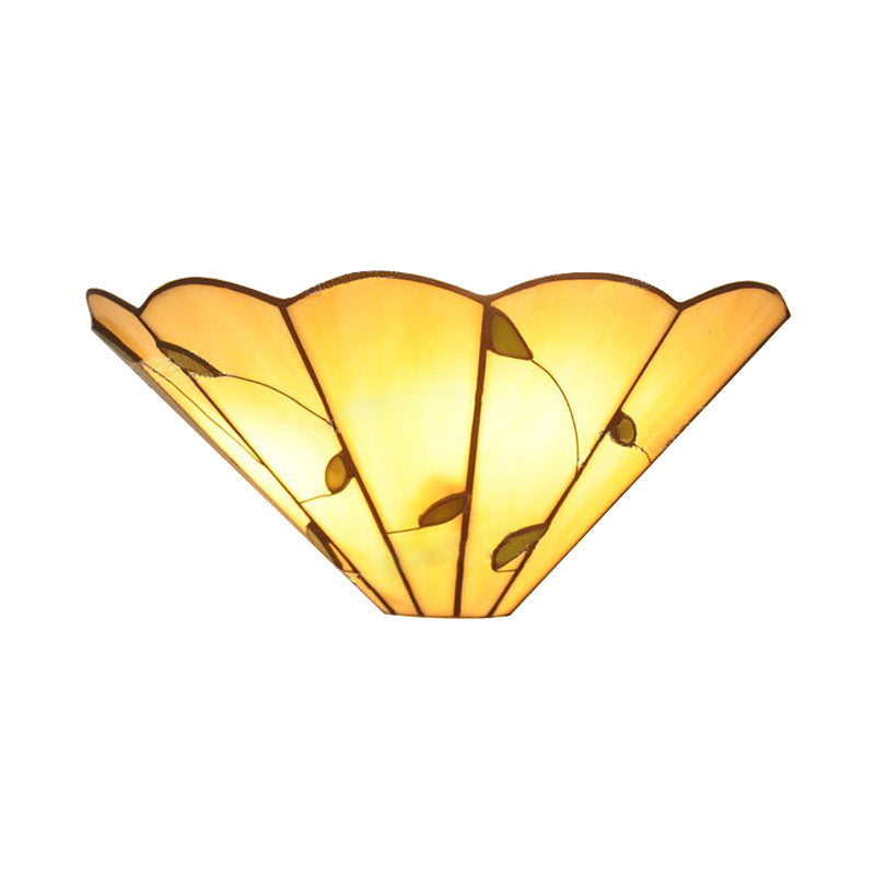 BowLift | Tiffany style conical wall lamp with leaf pattern art glass wall light in beige for dining room