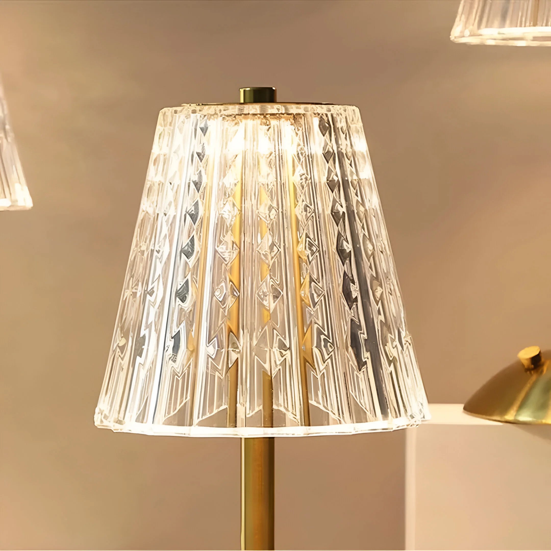 VelunaGlow – Rechargeable Crystal Table Lamp
