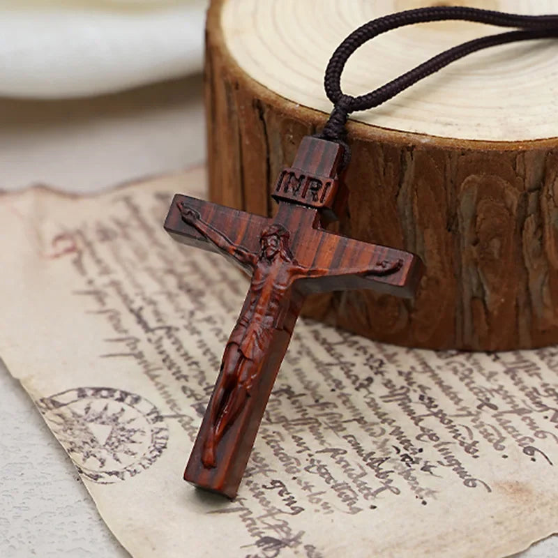 BowLift | Jesus-Cross-Necklace made of Wood