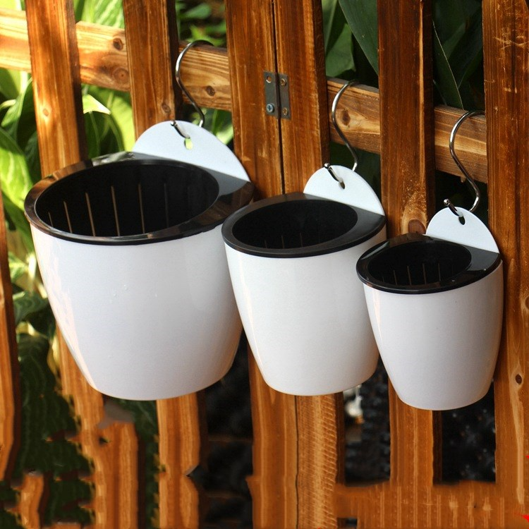 BowLift | Self-watering hanging plant pot – Modern flower pot for wall mounting