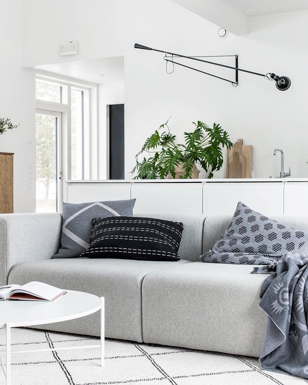 BowLift | Model 265 Wall Lamp