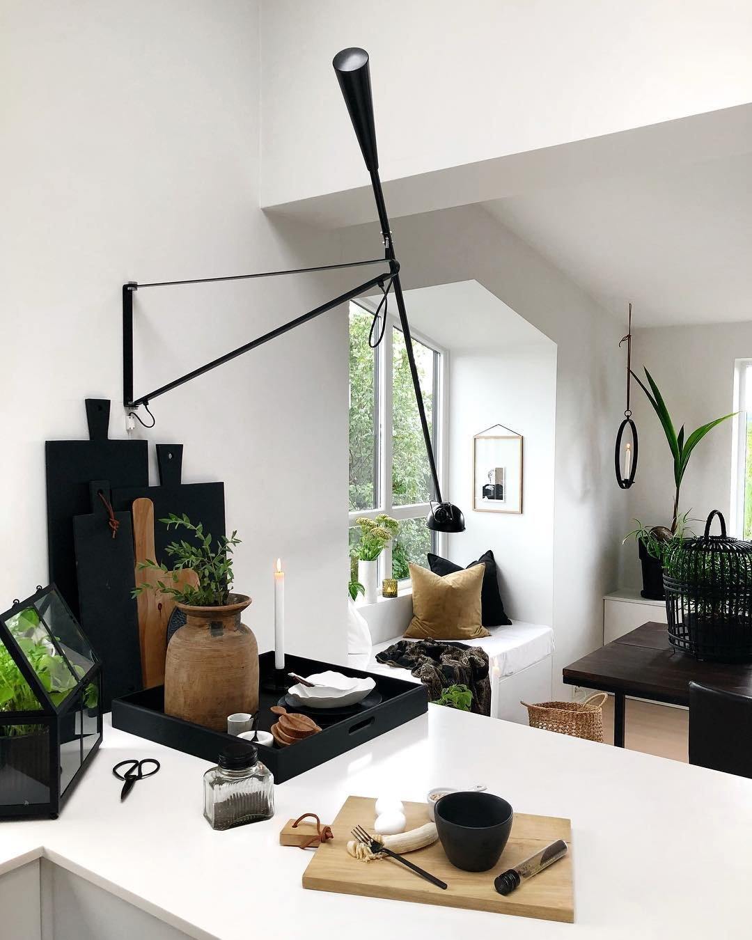 BowLift | Model 265 Wall Lamp