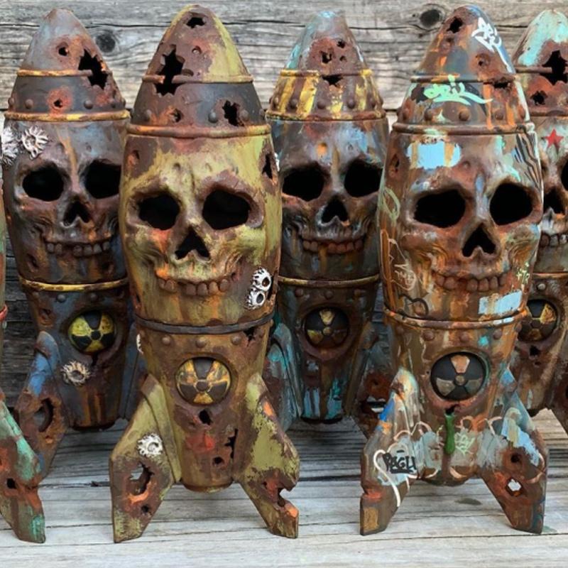 BowLift | Resin Skull Bomb Ornament