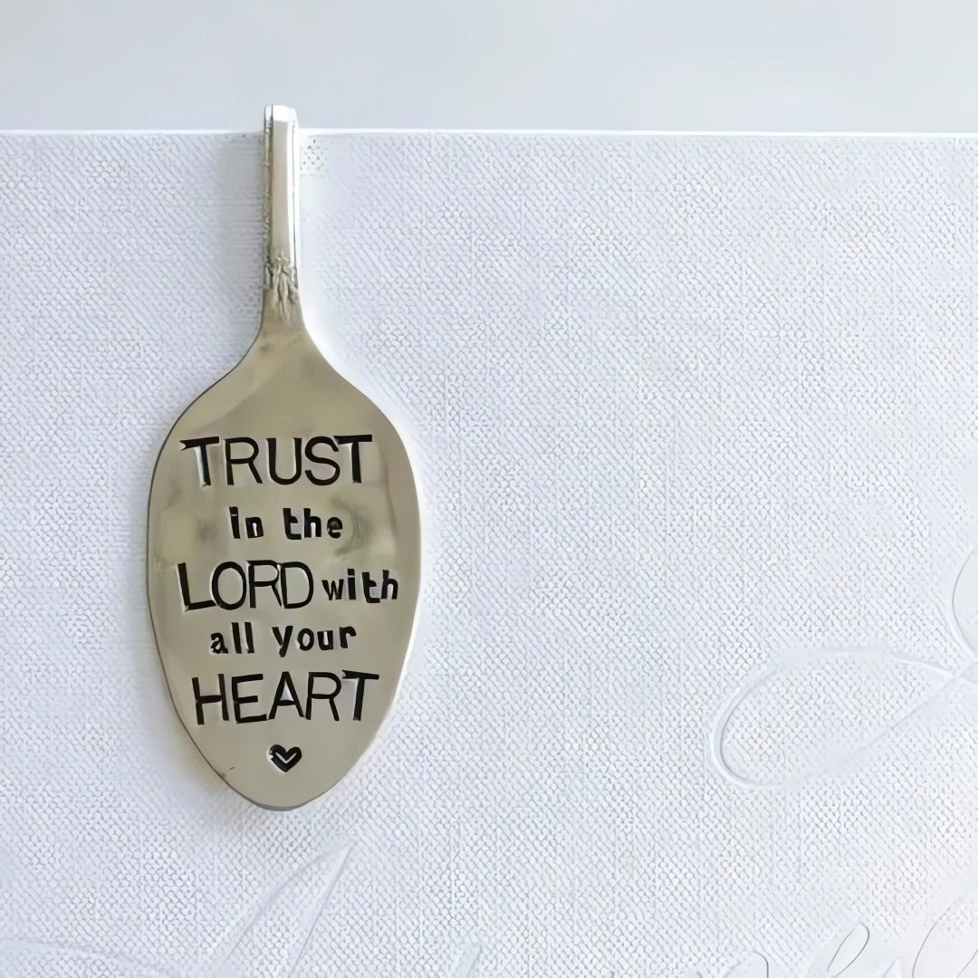 BowLift | Funny Spoon Bookmark -the perfect gift for a bookworm