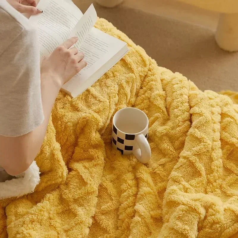 BowLift | Thick Winter Lambswool Blanket - WarmWool