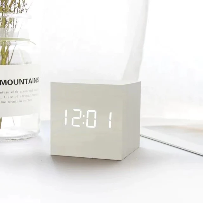 BowLift | LED Cube Clock