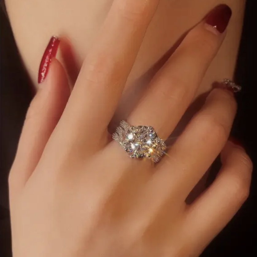 BowLift | 3-Carat Super Flash Moissanite Ring