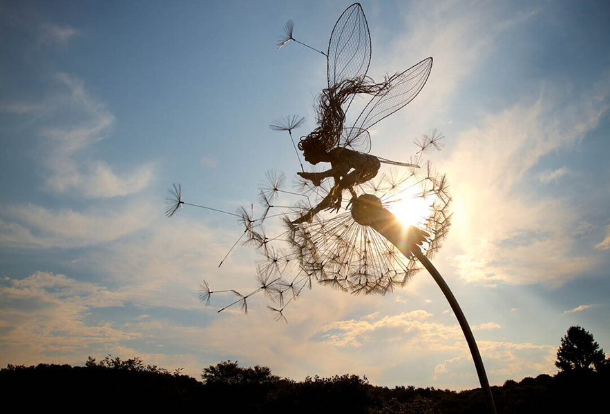 BowLift | Perfect Wonderland Garden Decoration -The Naughty Spirits Are Dancing