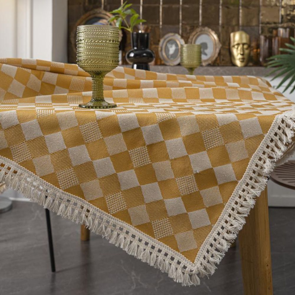 BowLift | Heritage Checkered Tablecloth