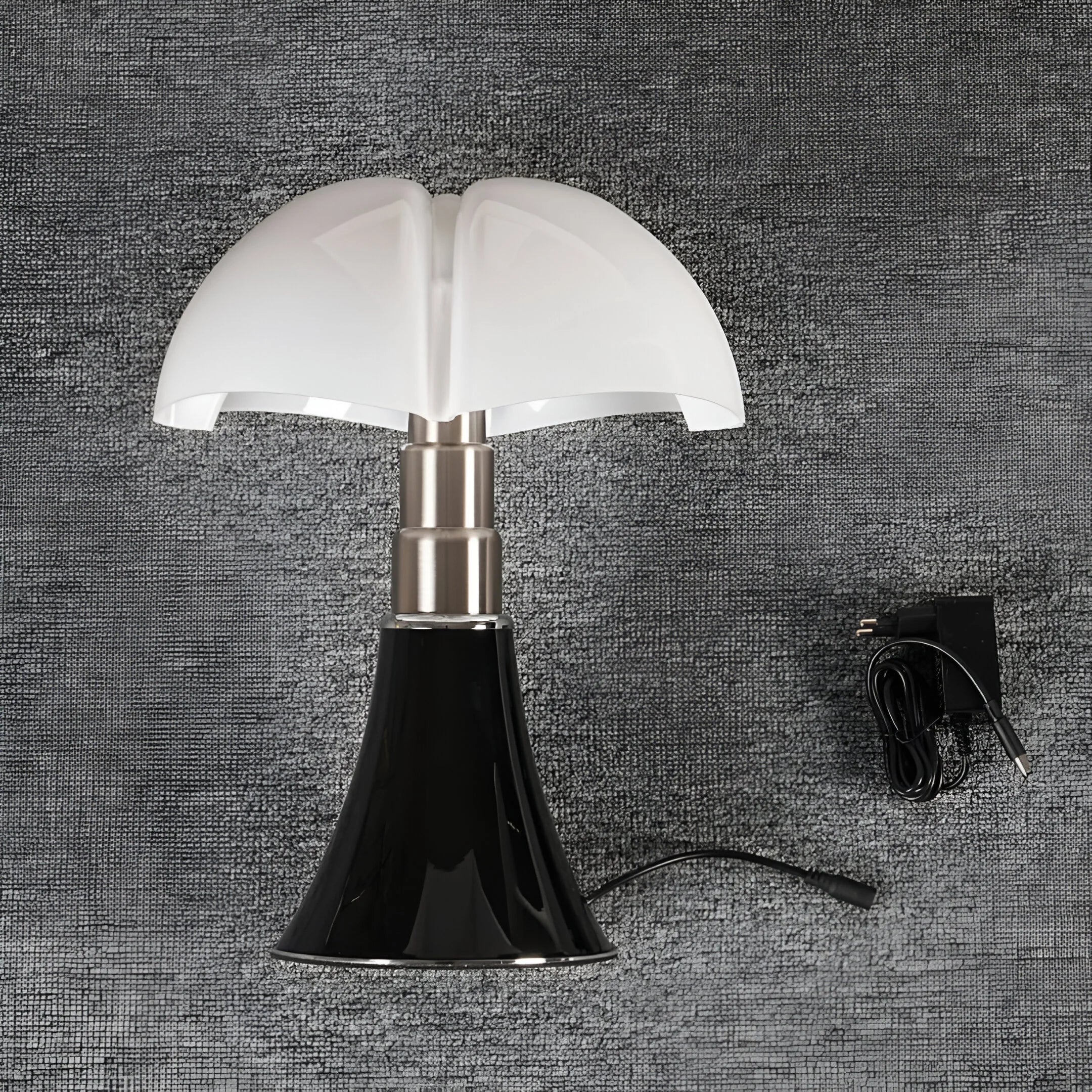BloomGlow – Adjustable Flower Table Lamp