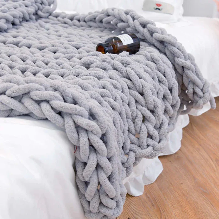 BowLift | Chenille Chunky Knitted Blanket, Thick Cable Knit Throw for Couch Bed Sofa