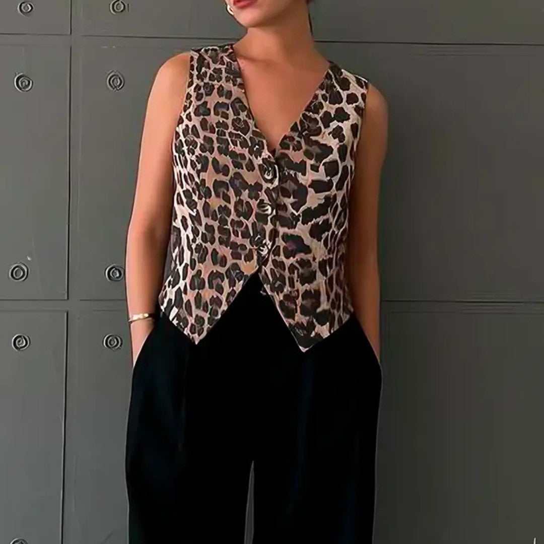 Fitted Sleeveless Vest with Bold Print and Sleek Silhouette