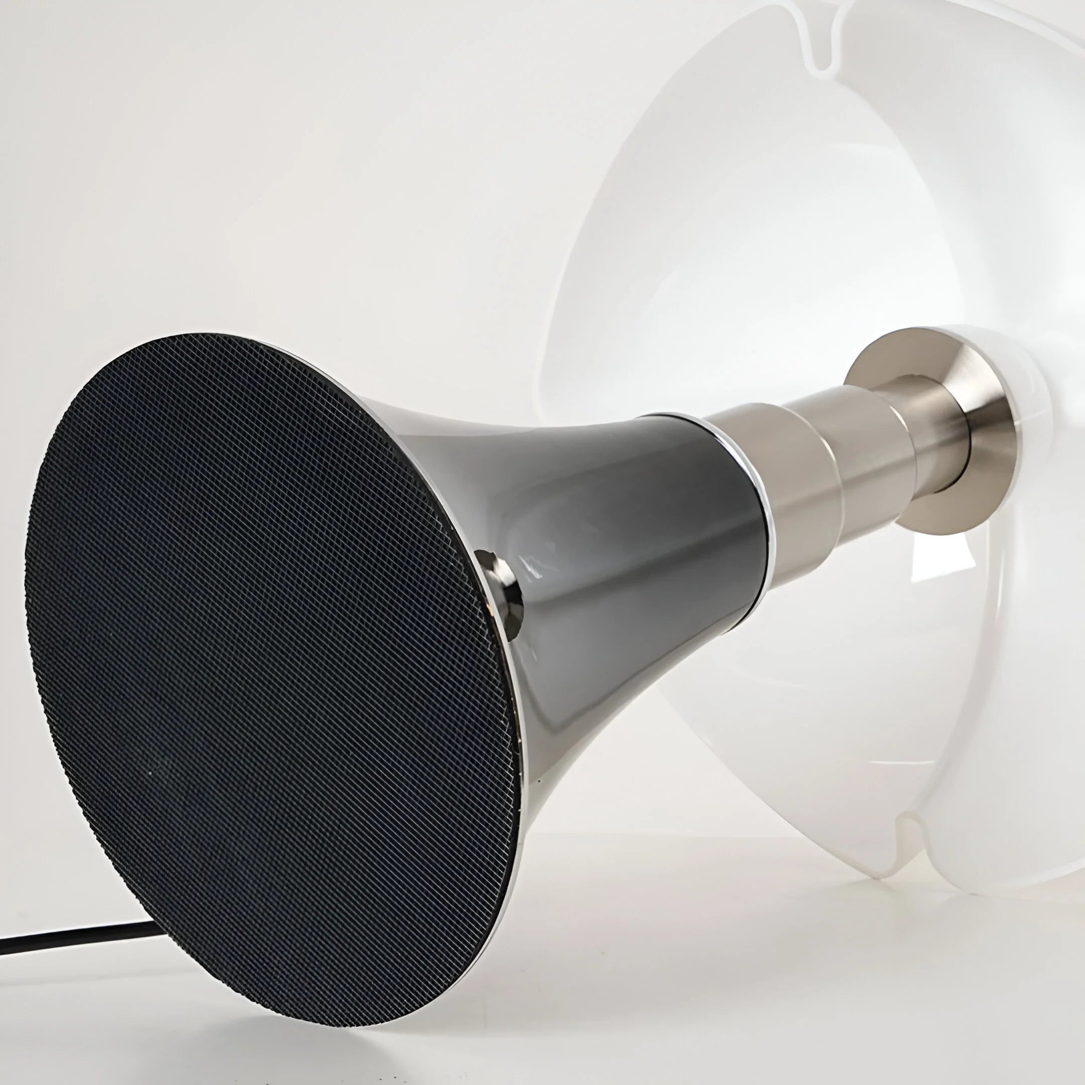 BloomGlow – Adjustable Flower Table Lamp