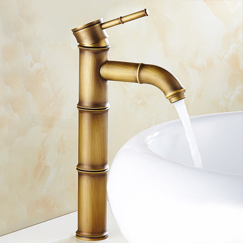 BowLift | Country style single hole basin faucet with a lever handle