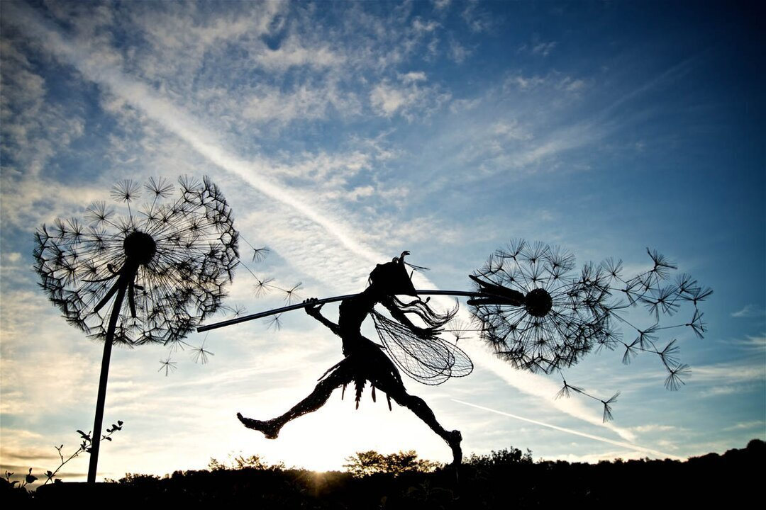 BowLift | Perfect Wonderland Garden Decoration -The Naughty Spirits Are Dancing