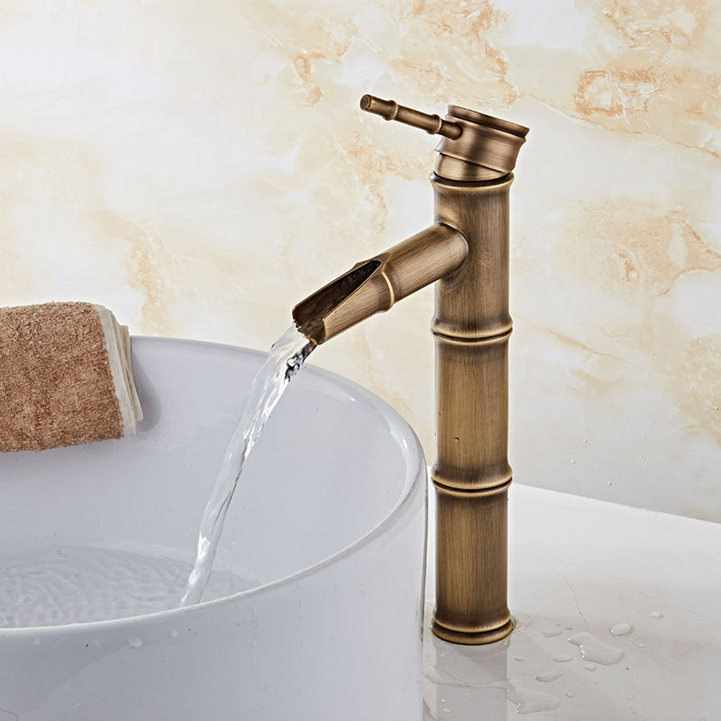 BowLift | Lever Handle Vanity Faucet Country Low Arc Faucet Single Hole Basin Faucet