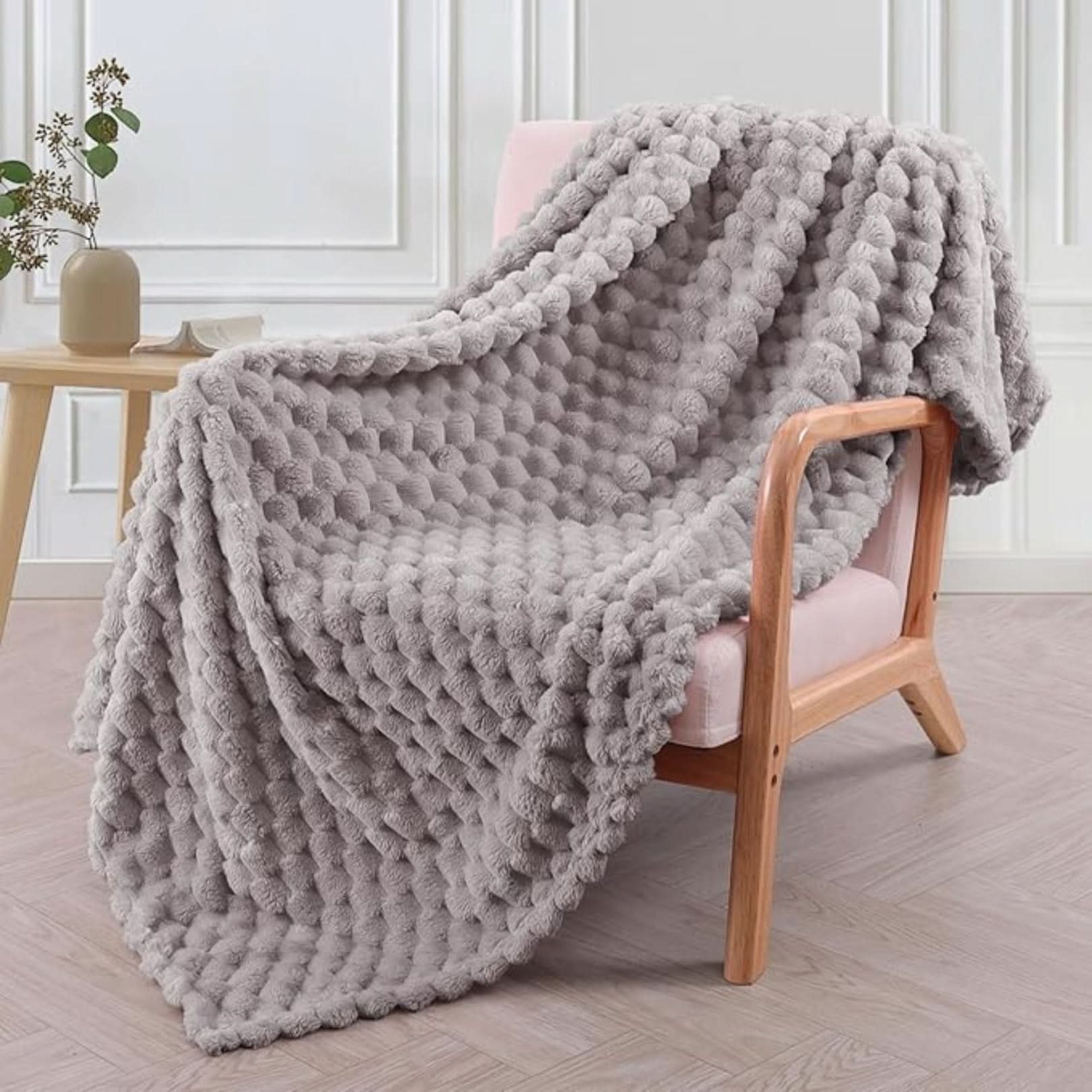 BowLift | DARA - Cozy Blanket