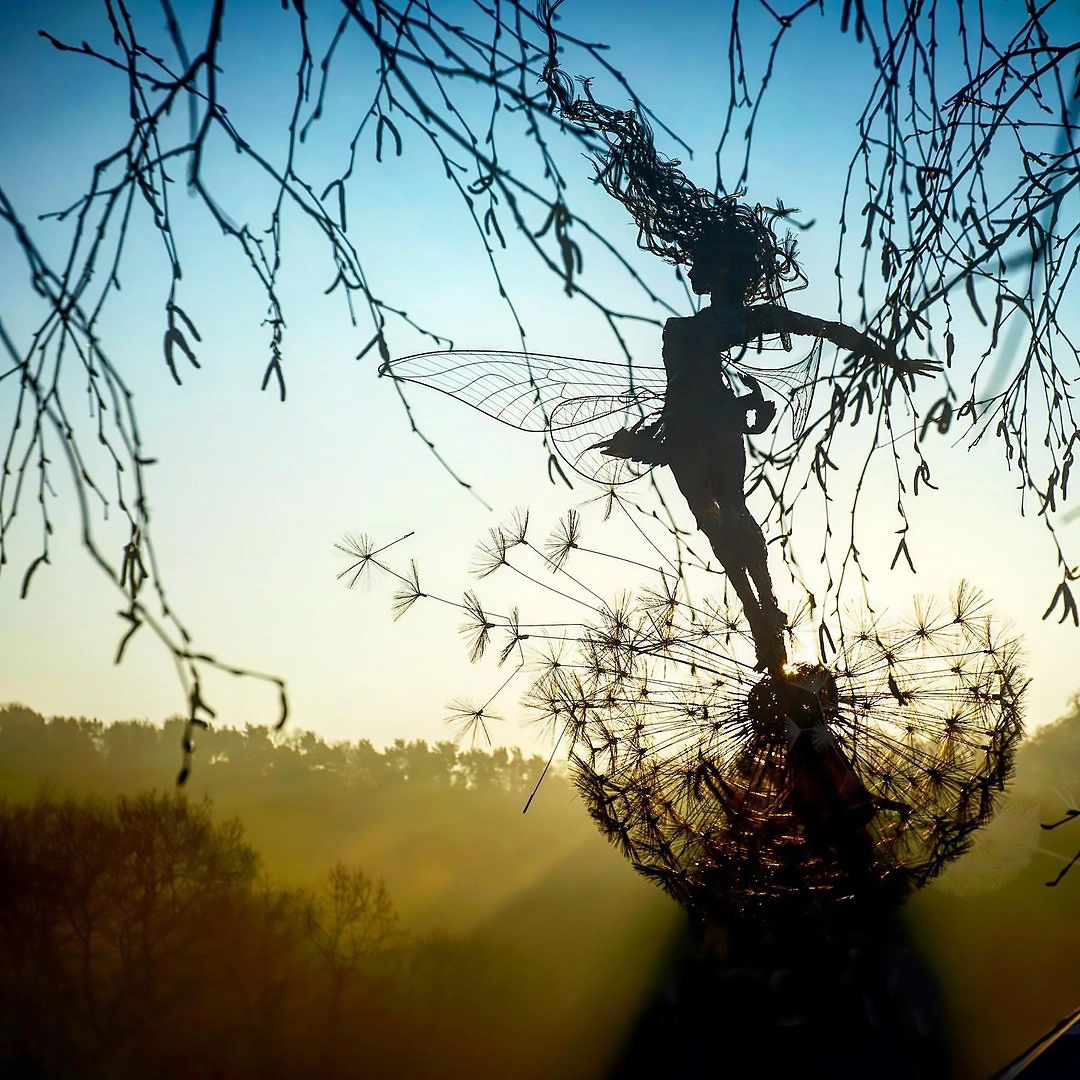 BowLift | Perfect Wonderland Garden Decoration -The Naughty Spirits Are Dancing