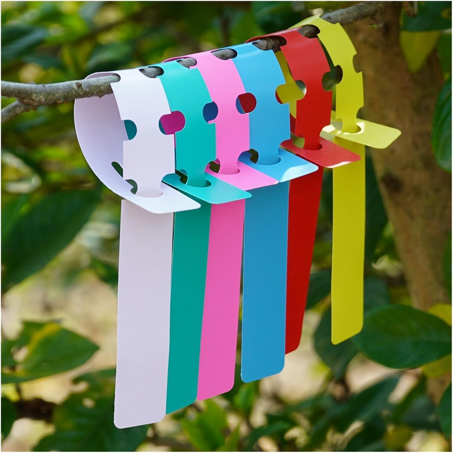 BowLift | Reusable plant labels made of plastic for garden and tree marking