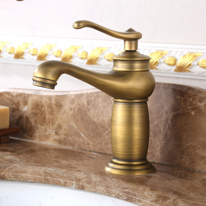 BowLift | Country House Wide Water Tap Sink Faucet with Lever Handle