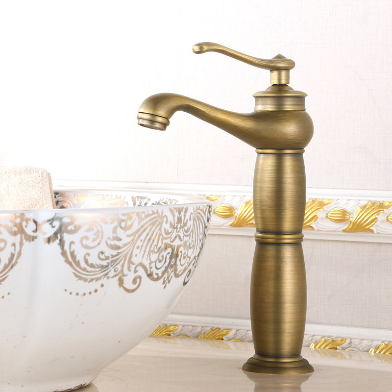 BowLift | Country House Wide Water Tap Sink Faucet with Lever Handle