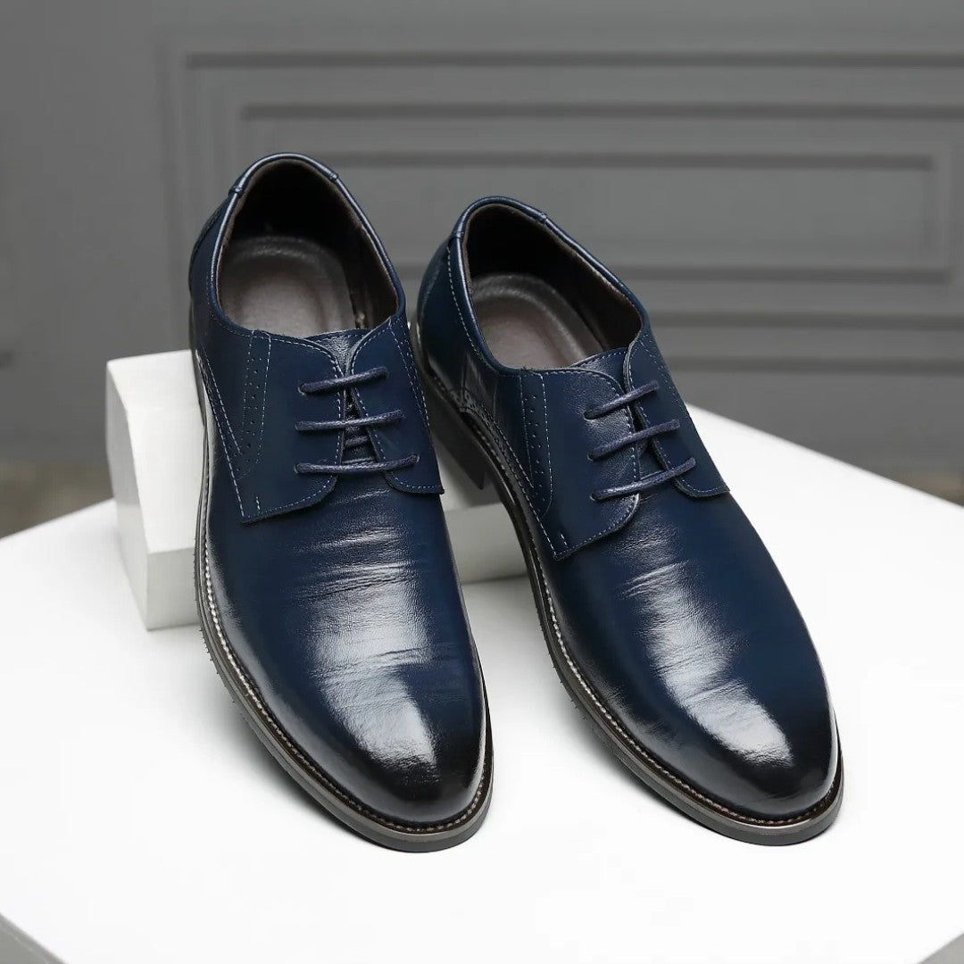 Classic Oxford Leather Shoes with Timeless Detailing