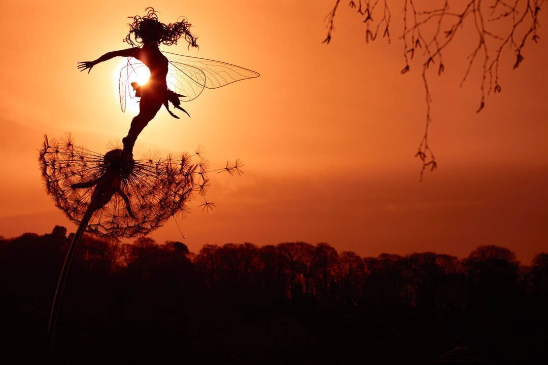 BowLift | Perfect Wonderland Garden Decoration -The Naughty Spirits Are Dancing