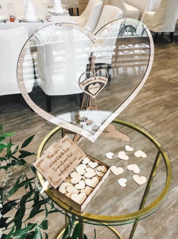 BowLift | Heart guest book