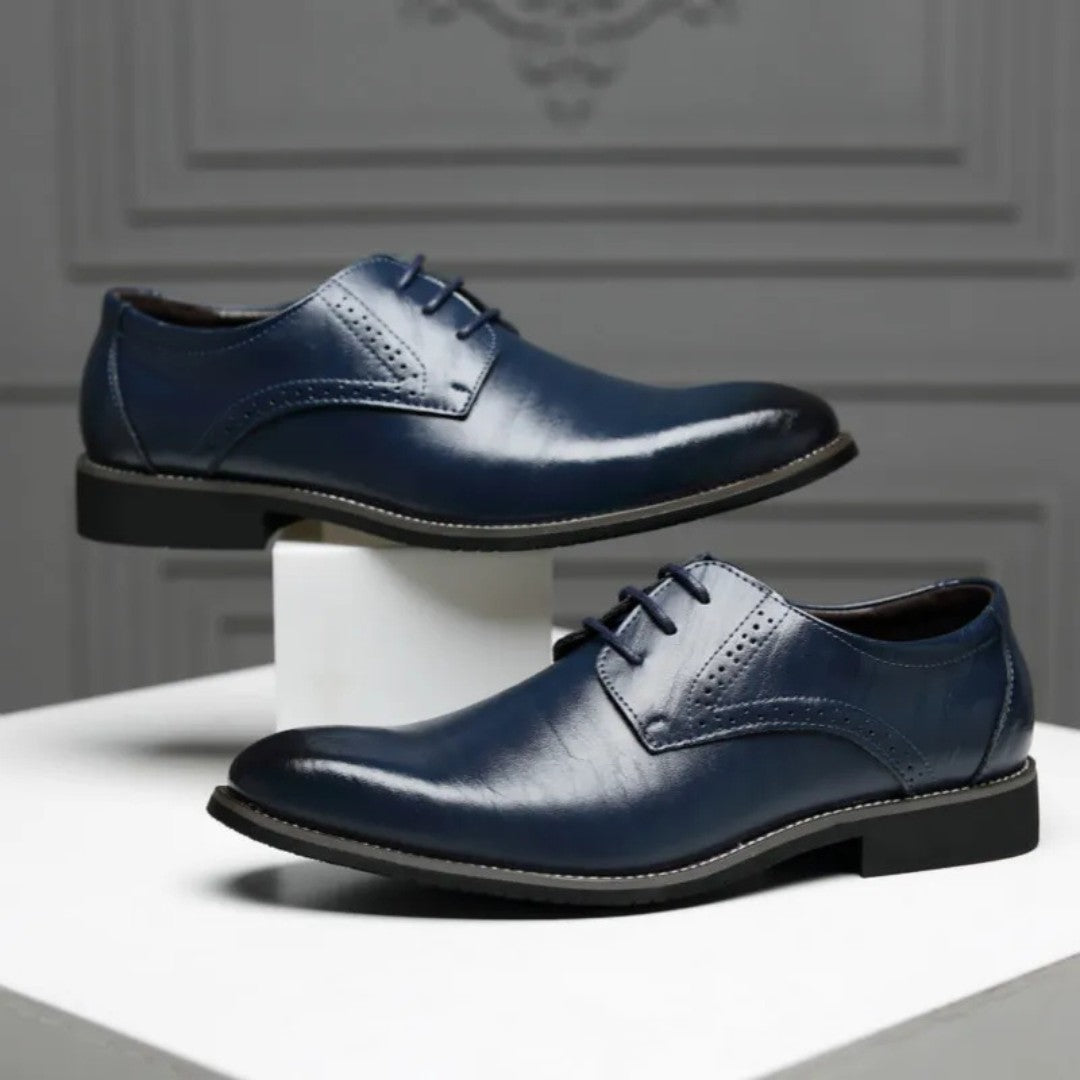 Classic Oxford Leather Shoes with Timeless Detailing