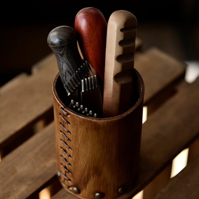 BowLift | Handcrafted Vegetable Tanned Leather Pen Holder Desktop Ornament