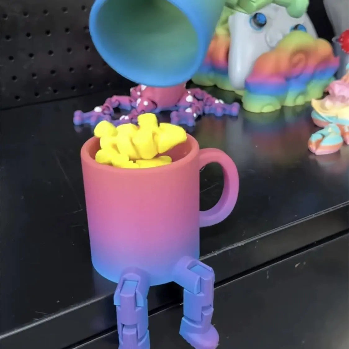BowLift | Unusual cups with legs – Fun & practical design