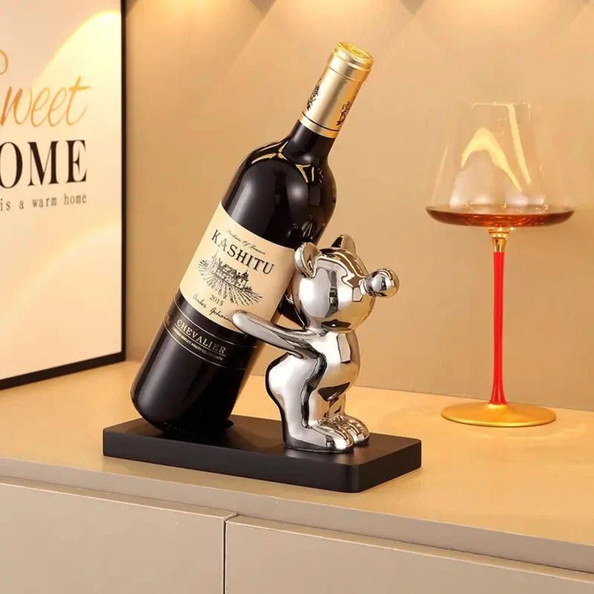 BowLift | Decorative ceramic wine rack in bear design for stylish bottle storage