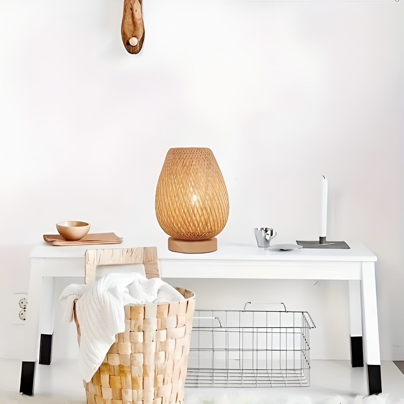 BowLift | Bamboo Table Lamp with USB Power Supply – Sustainable and Energy-Saving Design