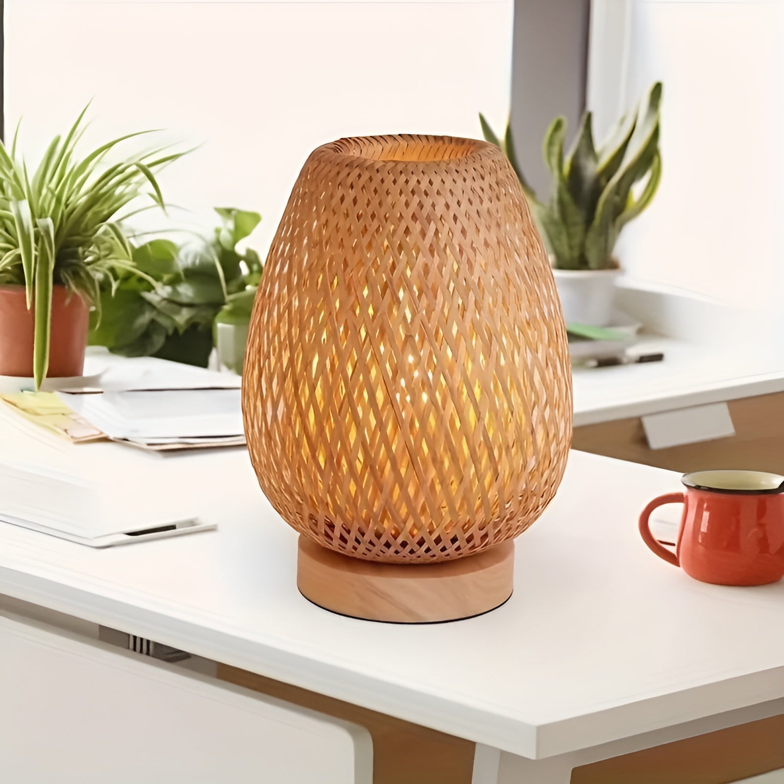 BowLift | Bamboo Table Lamp with USB Power Supply – Sustainable and Energy-Saving Design