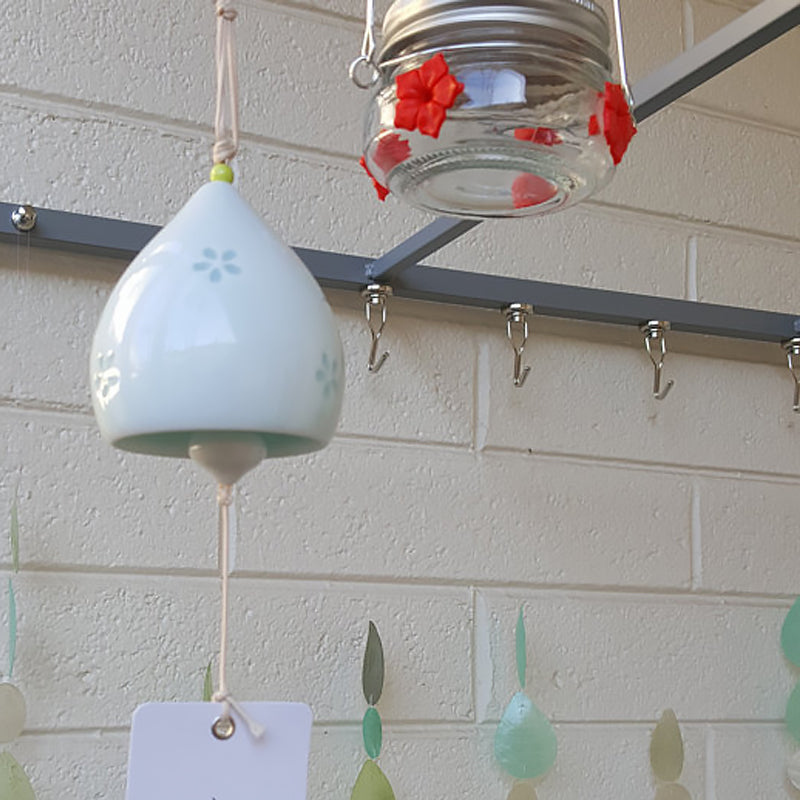 BowLift | Beautiful Mason Jar Hummingbird Feeder