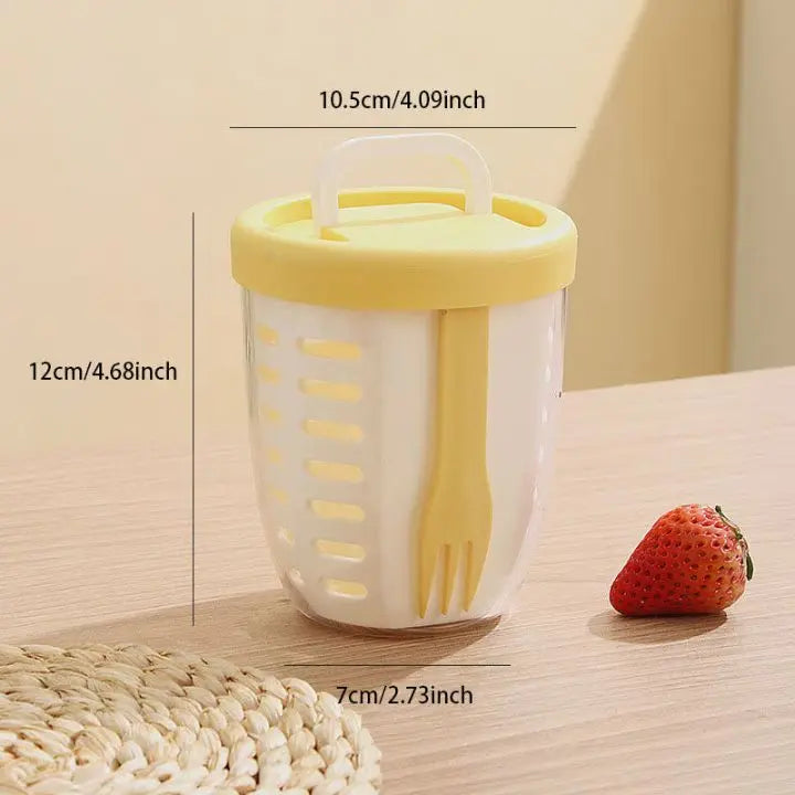 BowLift | Fruit cup with sieve & fork – Leak-proof
