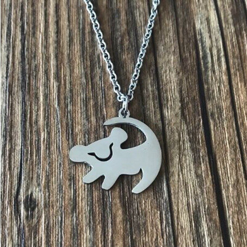 BowLift | Matata Lion King Necklace Model Simba