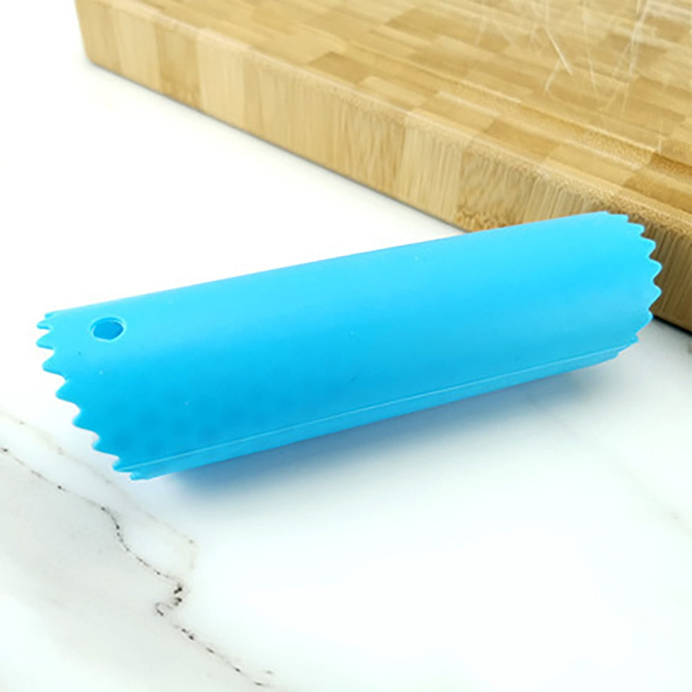 BowLift | Tube Easy Garlic Peeler