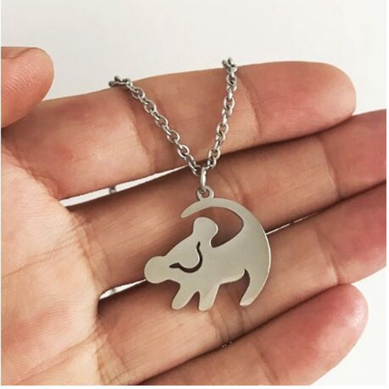 BowLift | Matata Lion King Necklace Model Simba